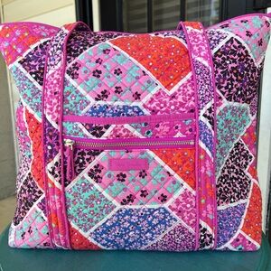 Vera Bradley Iconic Large Vera Tote in Modern Medley